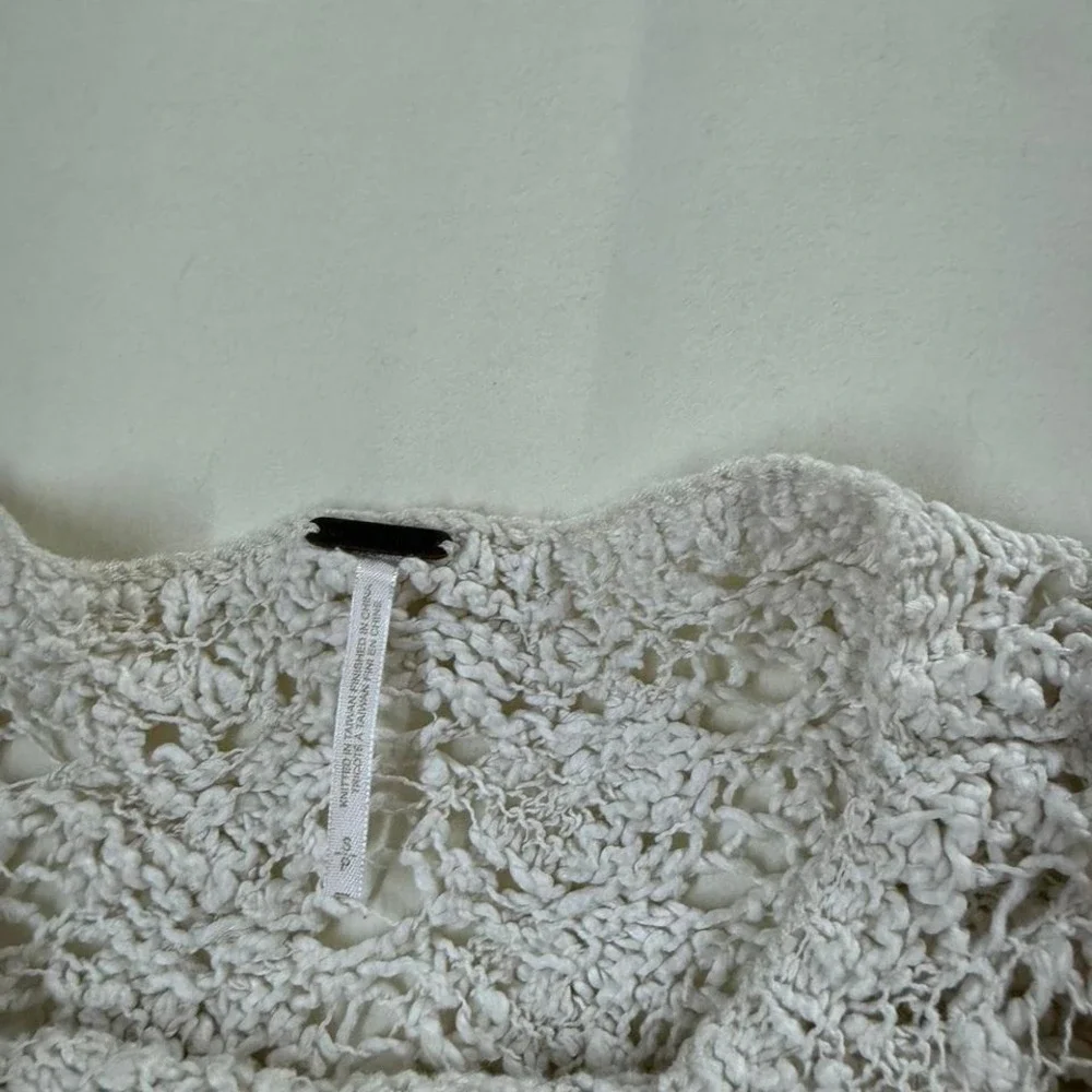 Free people crochet top  Free People cream crochet‎ knit top size small